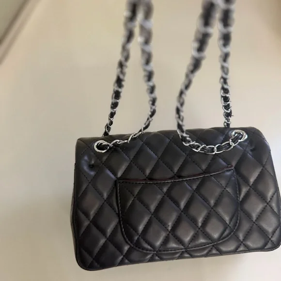 Chic Black Quilted Shoulder Bag with Silver Chain NWOT - Picture 4 of 11
